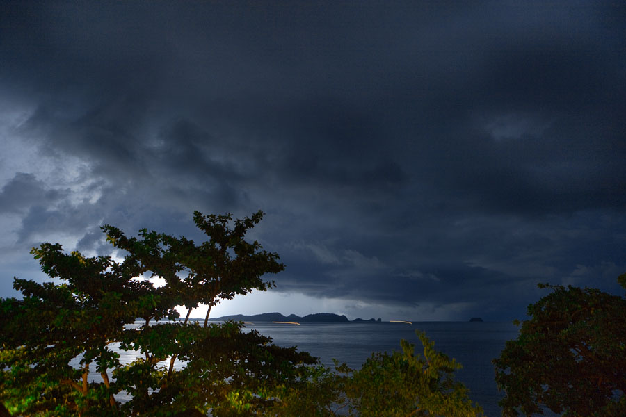 Stormy skies long exposure photo from Mayumi resort in Anilao, Batangas