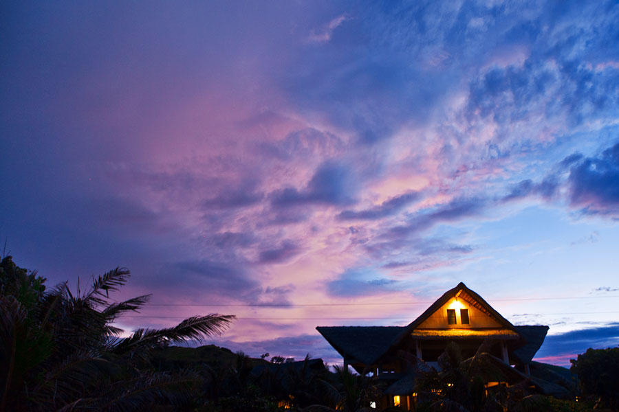 Kapuluan Vista Resort at sunset